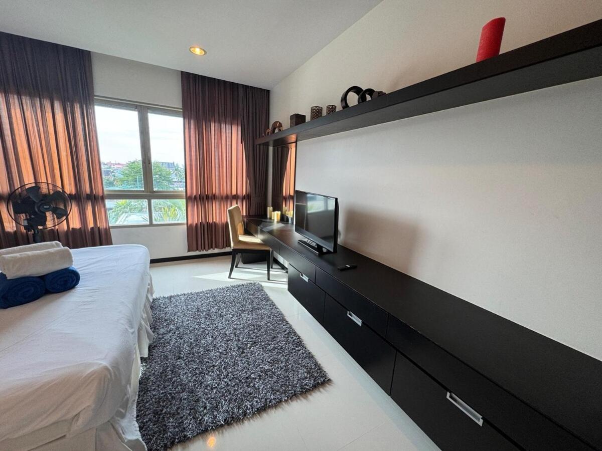 Modern 2-Bedroom Condo In Kamala Near The Beach Exteriör bild